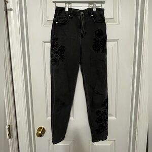 Embroidered American eagle mom jean.